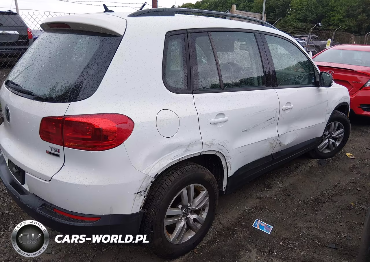 2016 Volkswagen Tiguan S VIN:WVGBV7AX6GW543192 - 4