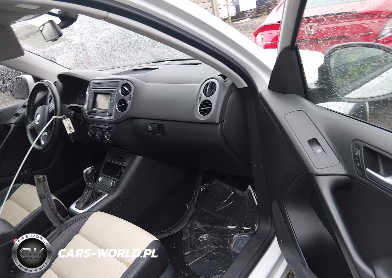 2016 Volkswagen Tiguan S VIN:WVGBV7AX6GW543192 - 5