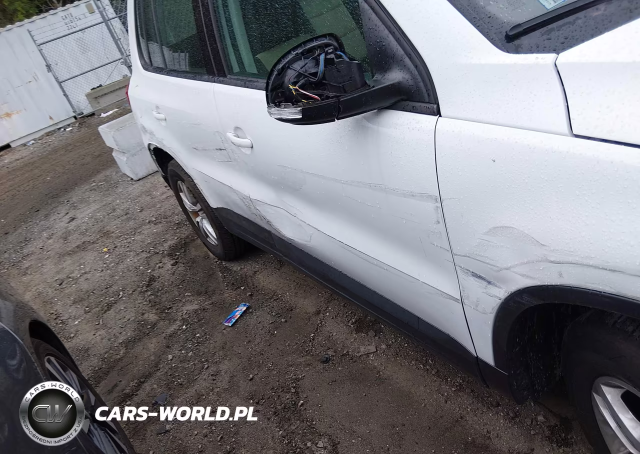 2016 Volkswagen Tiguan S VIN:WVGBV7AX6GW543192 - 6
