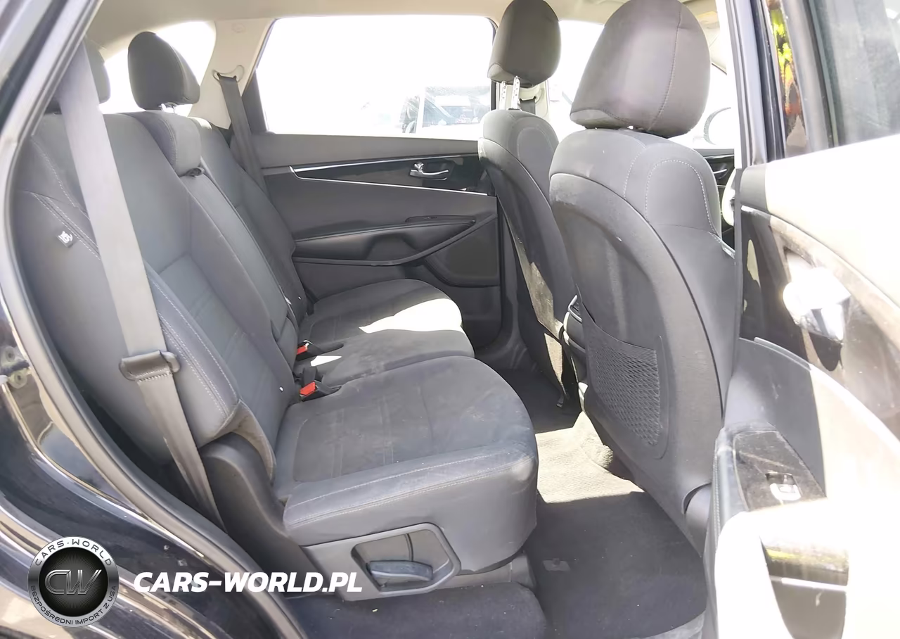 2019 Kia Sorento 2.4L L VIN:5XYPG4A31KG578650 - 8