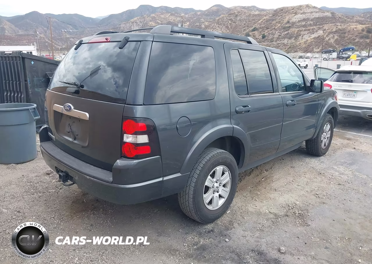 2010 Ford Explorer Xlt VIN:1FMEU6DE8AUA72895 - 4