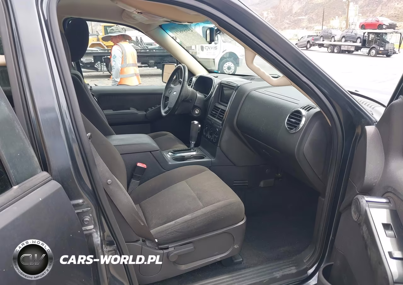 2010 Ford Explorer Xlt VIN:1FMEU6DE8AUA72895 - 5