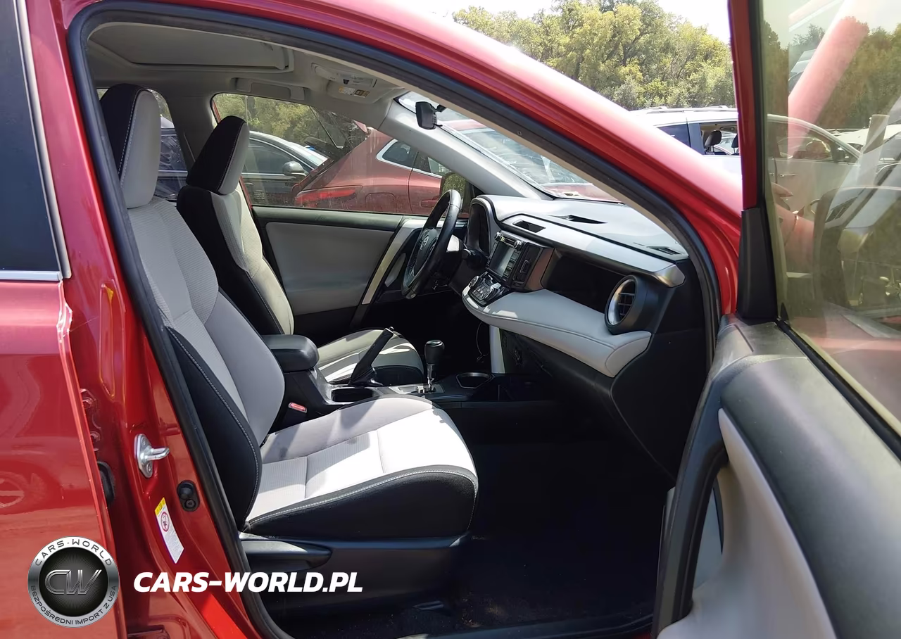 2017 Toyota Rav4 Xle VIN:JTMRFREV8HJ165458 - 5