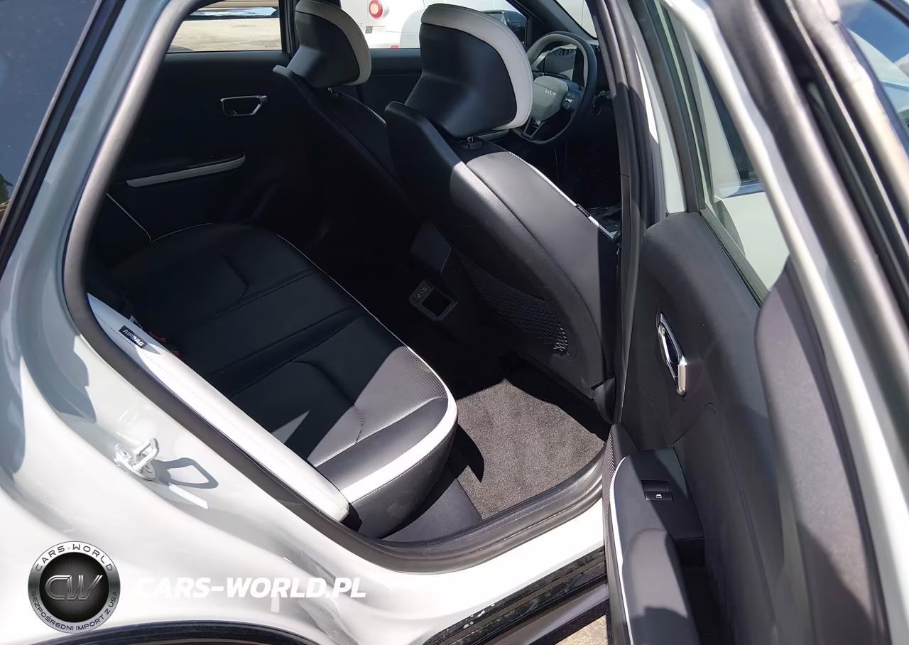 2026 Kia K4 Gt-Line VIN:3KPFW4DE5TE358888 - 8