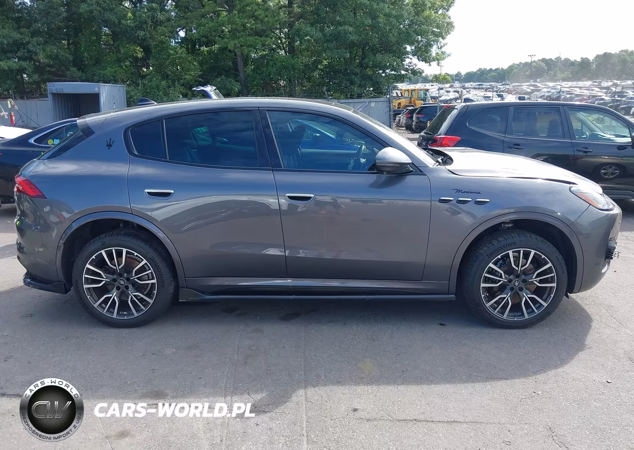 2023 Maserati Grecale Modena VIN:ZN682AVM0P7422431 - 13