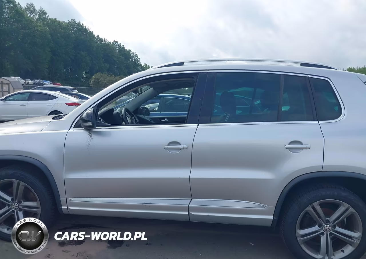 2017 Volkswagen Tiguan 2.0T Sport VIN:WVGUV7AX7HW507635 - 14