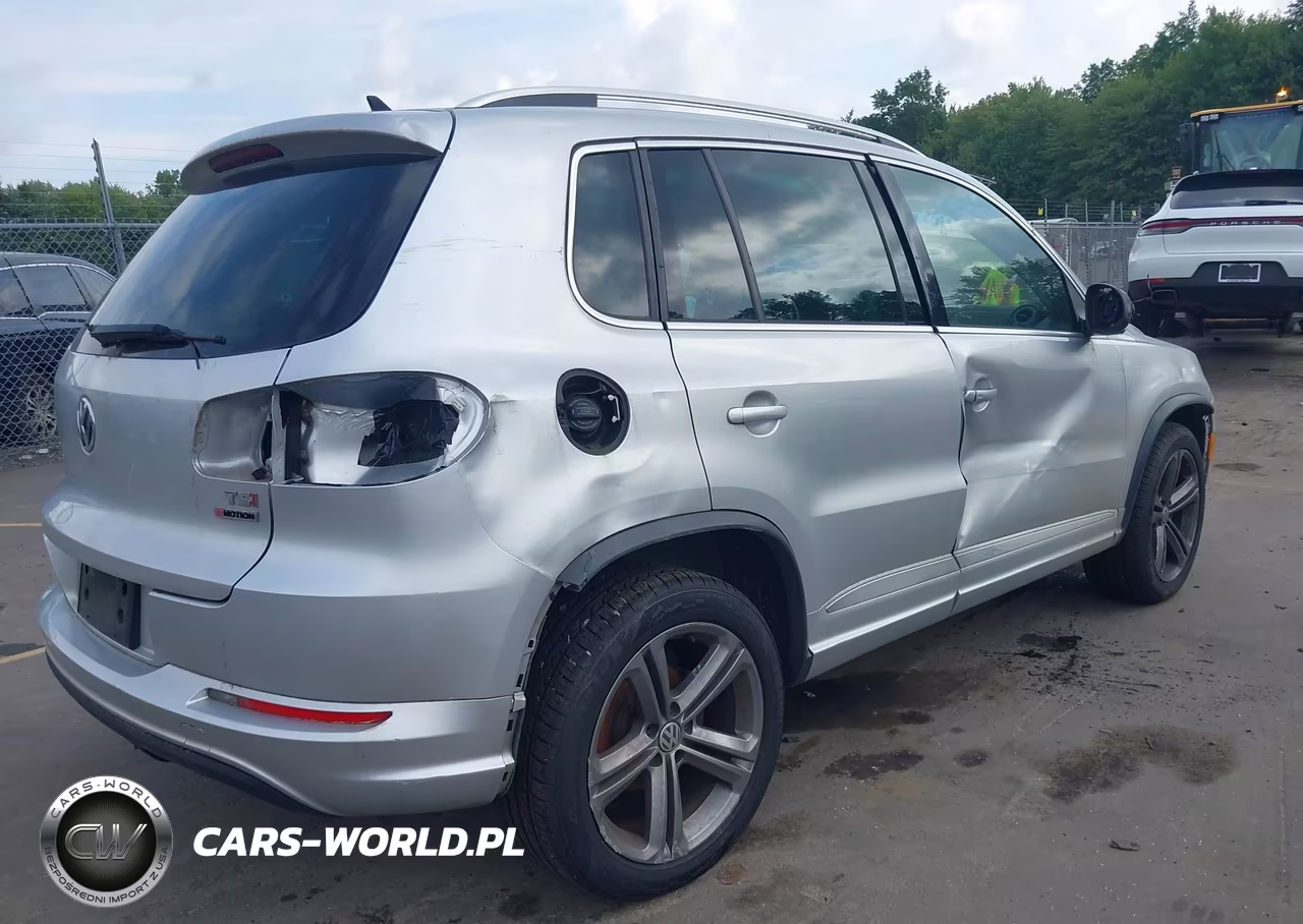 2017 Volkswagen Tiguan 2.0T Sport VIN:WVGUV7AX7HW507635 - 4