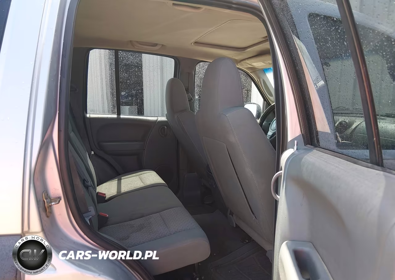 2005 Jeep Liberty Renegade VIN:1J4GL38K85W629369 - 8