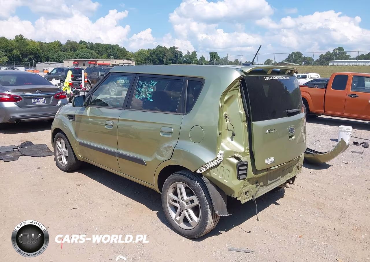 2010 Kia Soul + VIN:KNDJT2A29A7189764 - 3