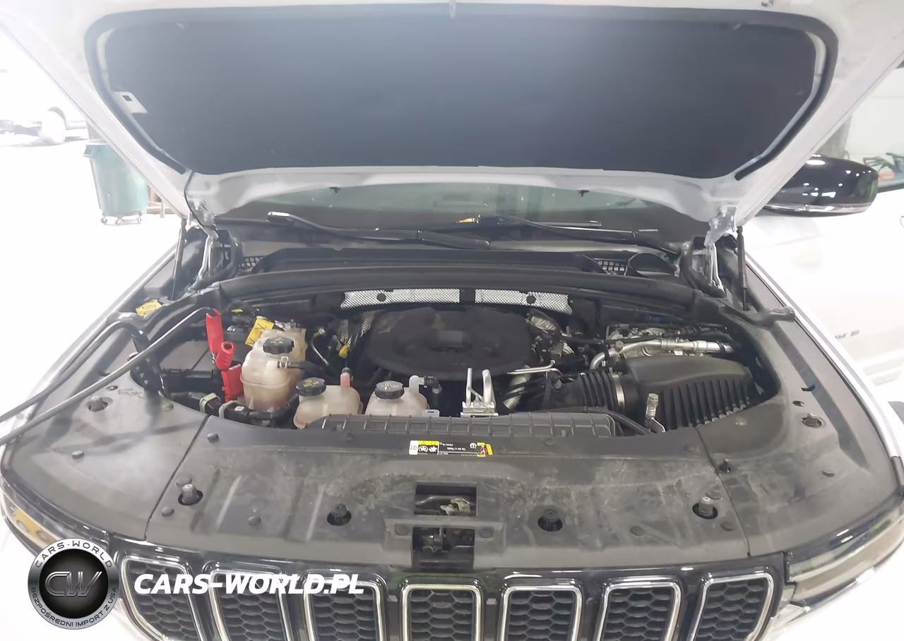 2023 Jeep Grand Cherokee 4Xe Overland VIN:1C4RJYD60P8802237 - 10