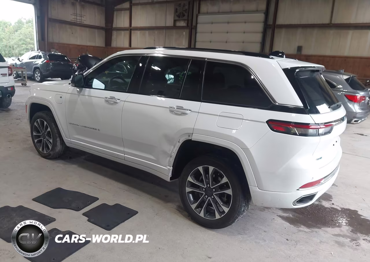 2023 Jeep Grand Cherokee 4Xe Overland VIN:1C4RJYD60P8802237 - 3