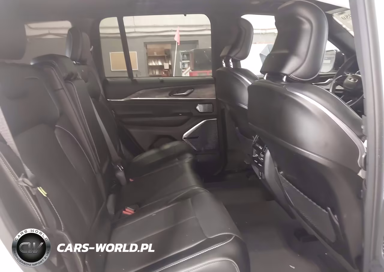 2023 Jeep Grand Cherokee 4Xe Overland VIN:1C4RJYD60P8802237 - 8
