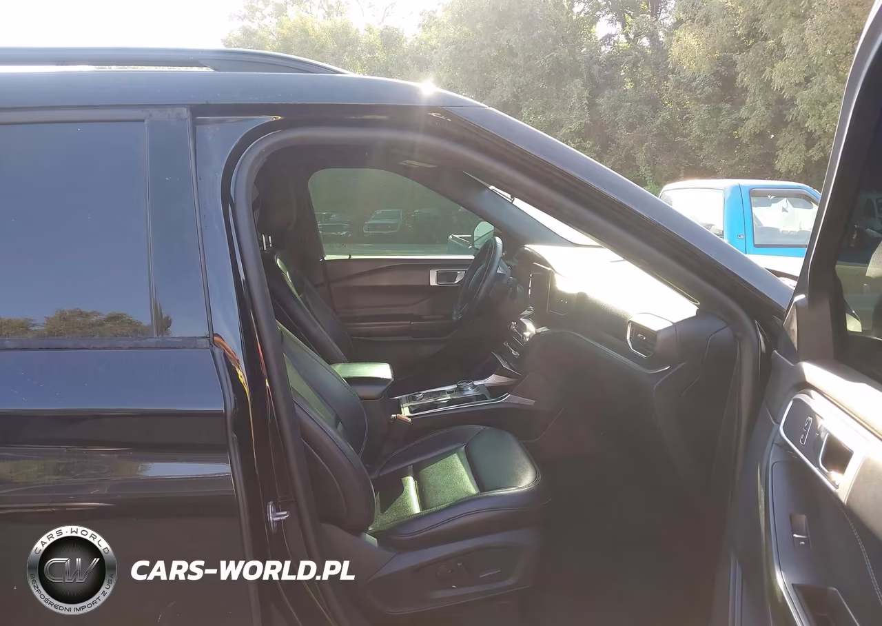 2020 Ford Explorer Xlt VIN:1FMSK8DH5LGB89009 - 5