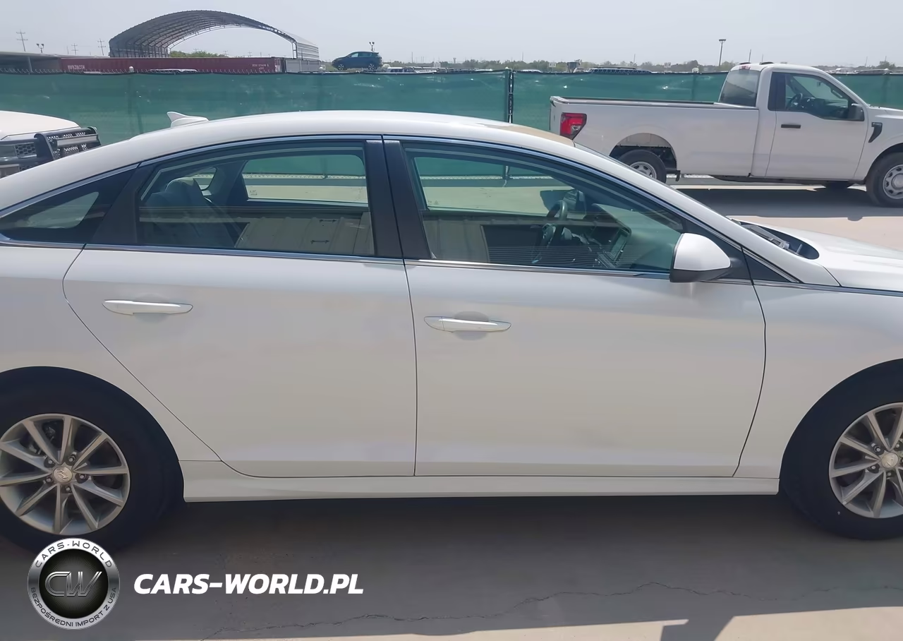 2018 Hyundai Sonata Eco VIN:5NPE24AA2JH680681 - 17