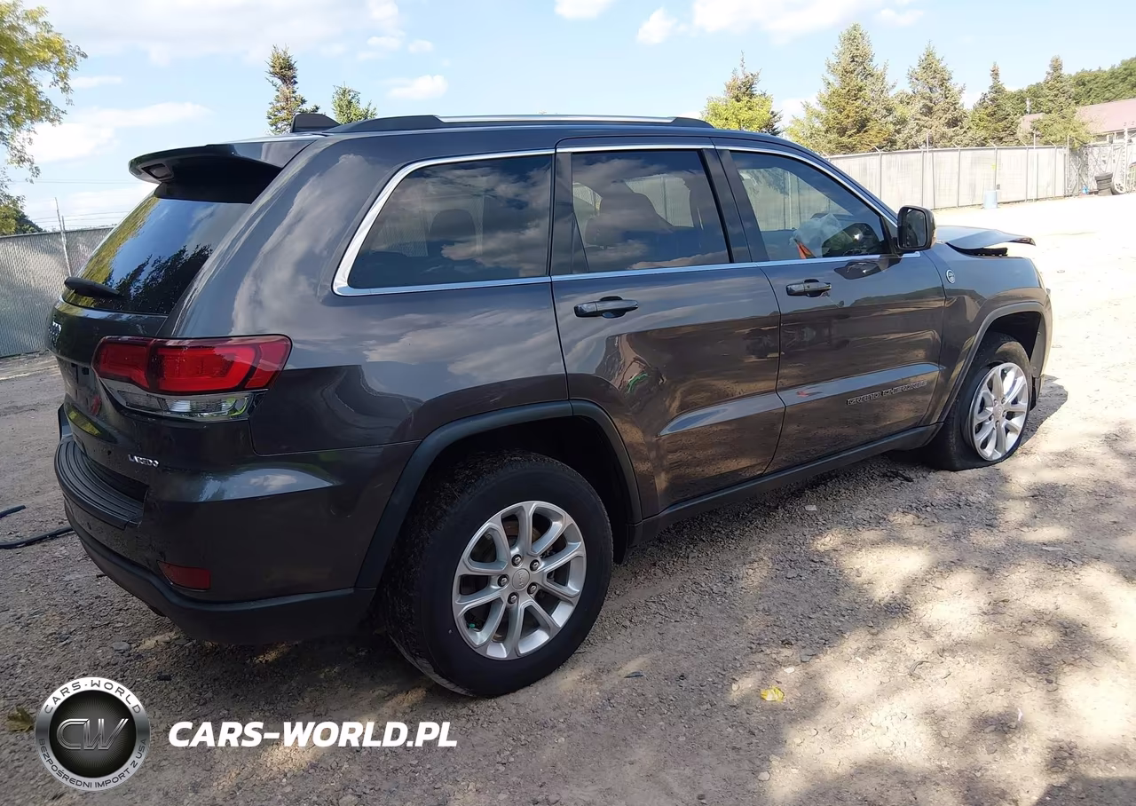 2021 Jeep Grand Cherokee Laredo E 4X4 VIN:1C4RJFAG7MC853762 - 4