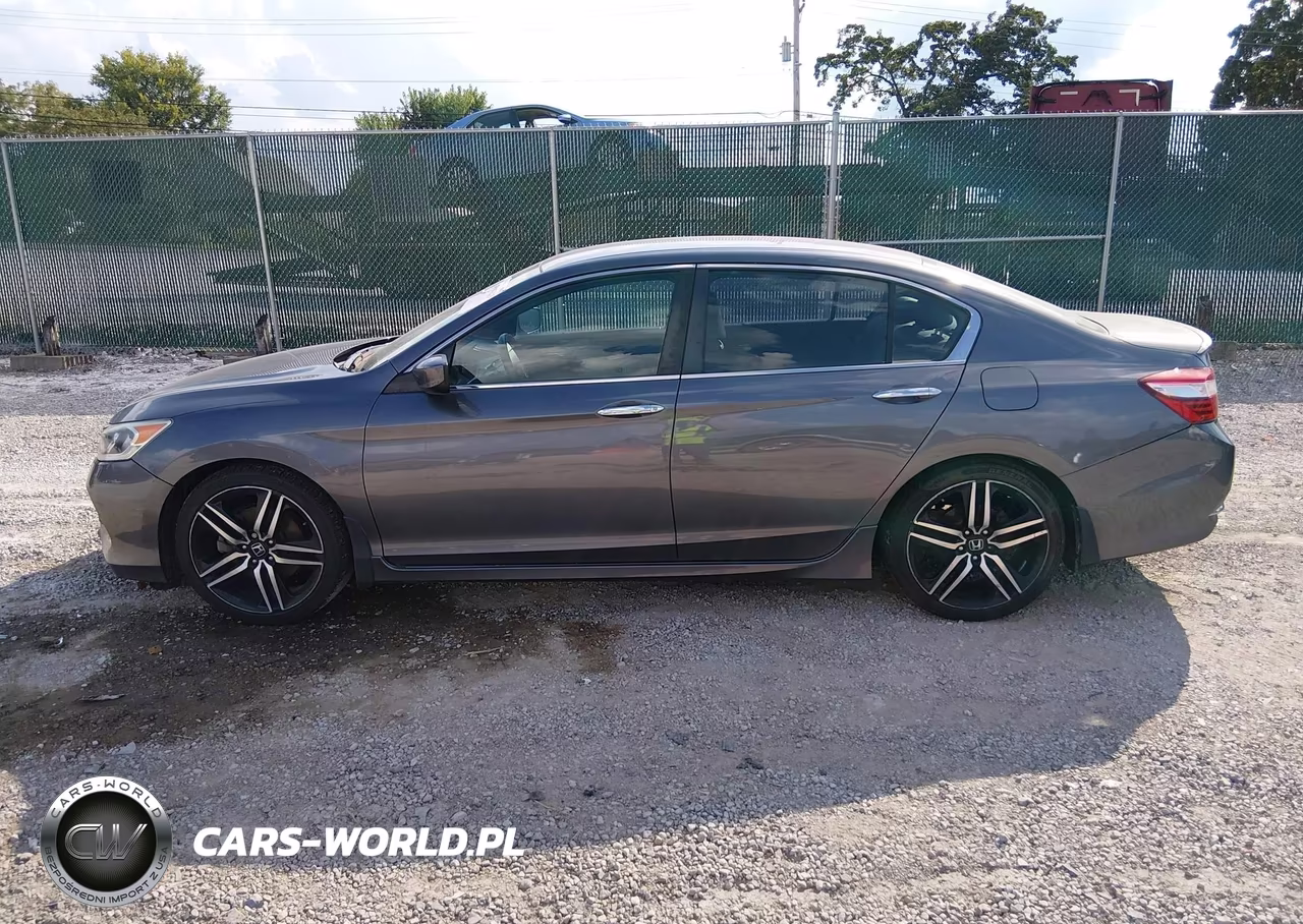 2017 Honda Accord Sport Special Edition VIN:1HGCR2F12HA151279 - 14