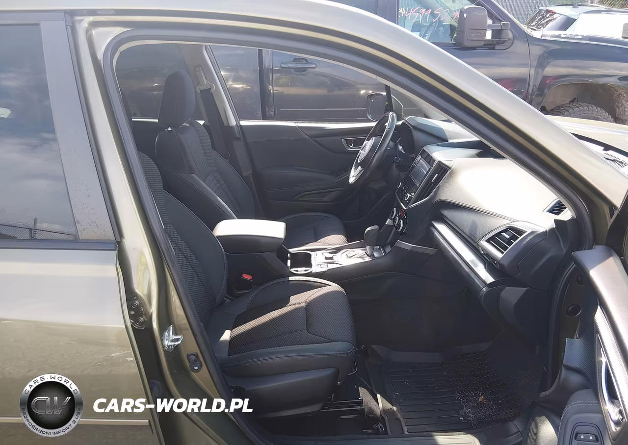 2022 Subaru Forester Premium VIN:JF2SKAEC1NH451301 - 5