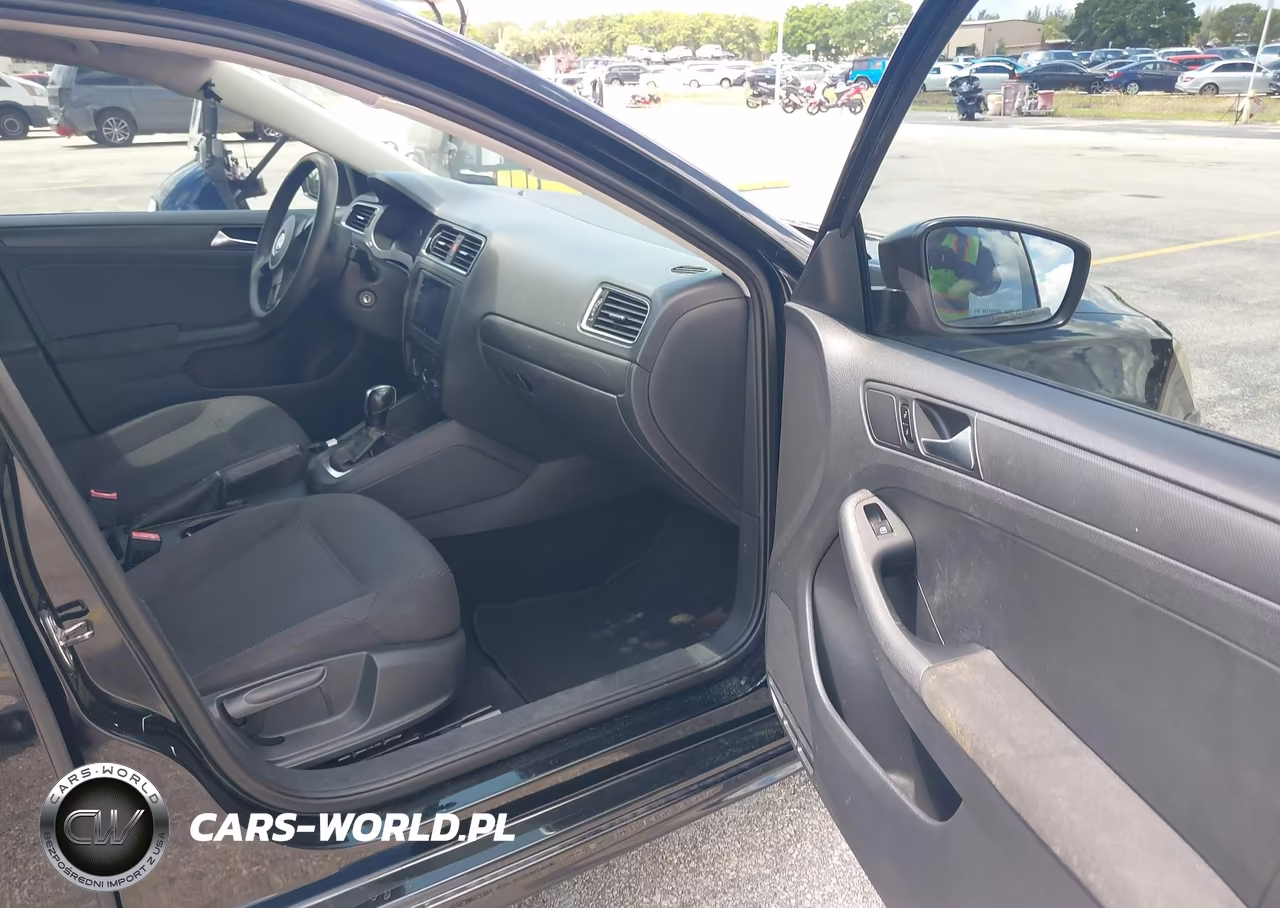 2012 Volkswagen Jetta 2.0L S VIN:3VW2K7AJ5CM398680 - 5