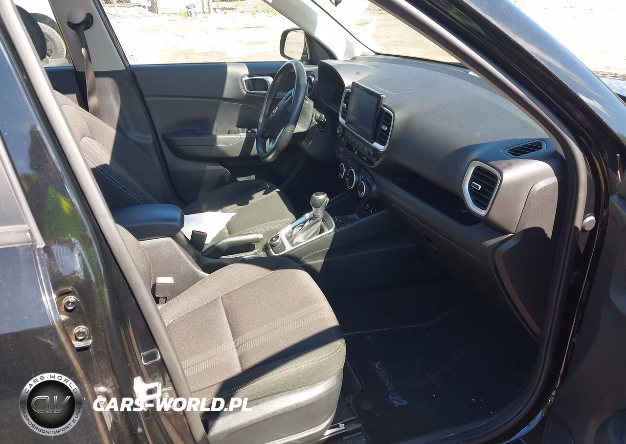 2025 Hyundai Venue Sel VIN:KMHRC8A36SU361813 - 5