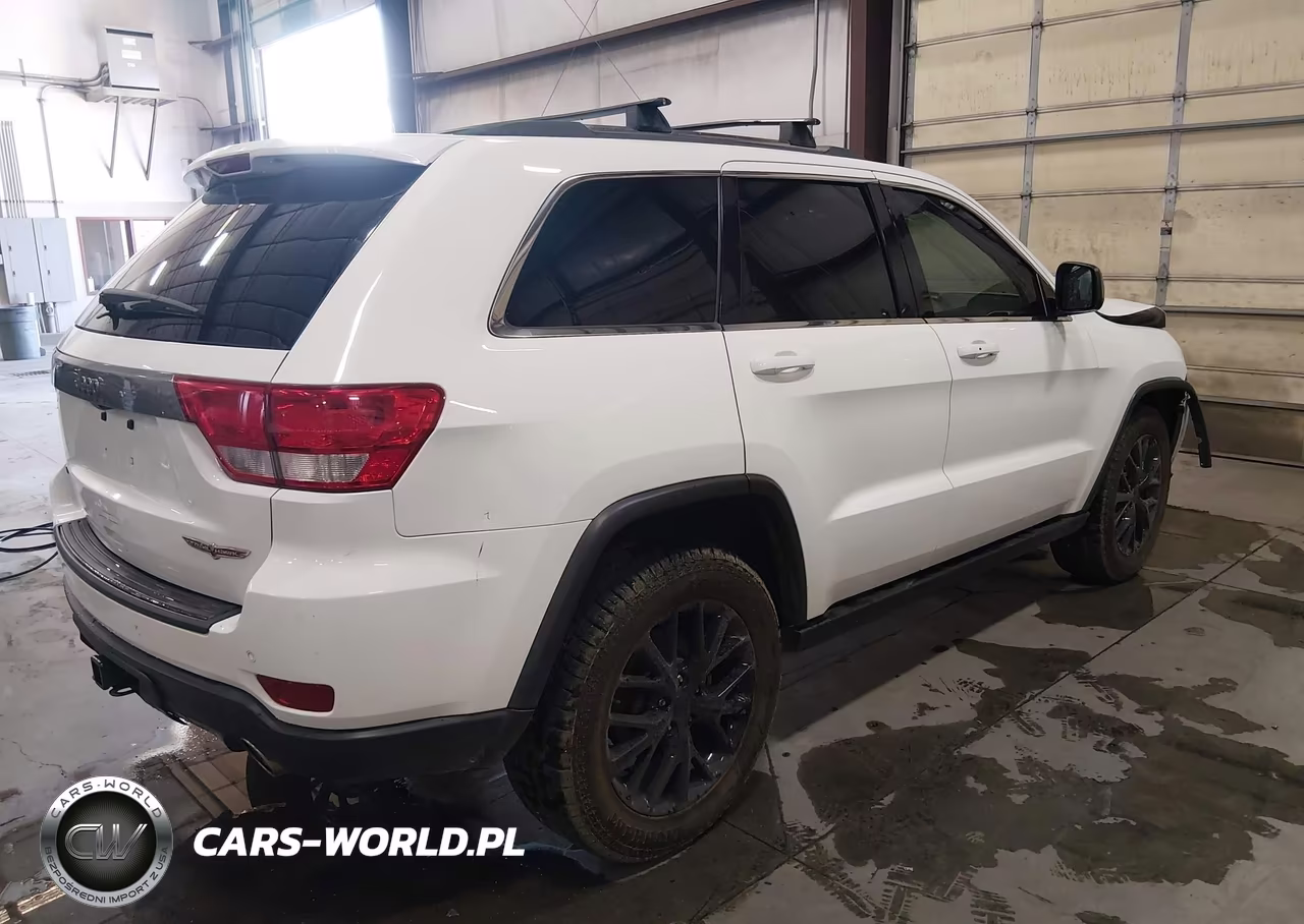 2013 Jeep Grand Cherokee Laredo Trailhawk VIN:1C4RJFAG0DC647621 - 4