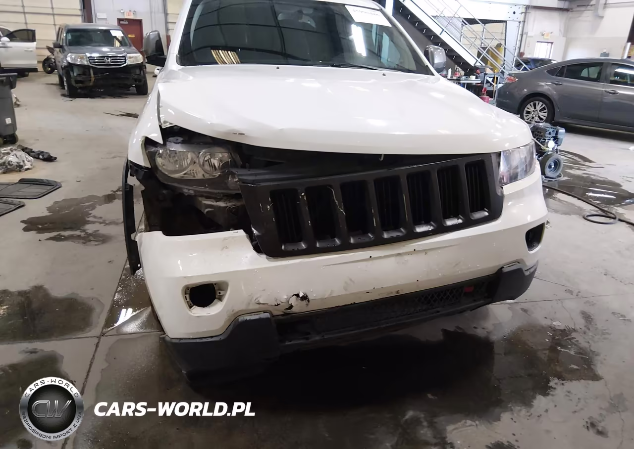 2013 Jeep Grand Cherokee Laredo Trailhawk VIN:1C4RJFAG0DC647621 - 6