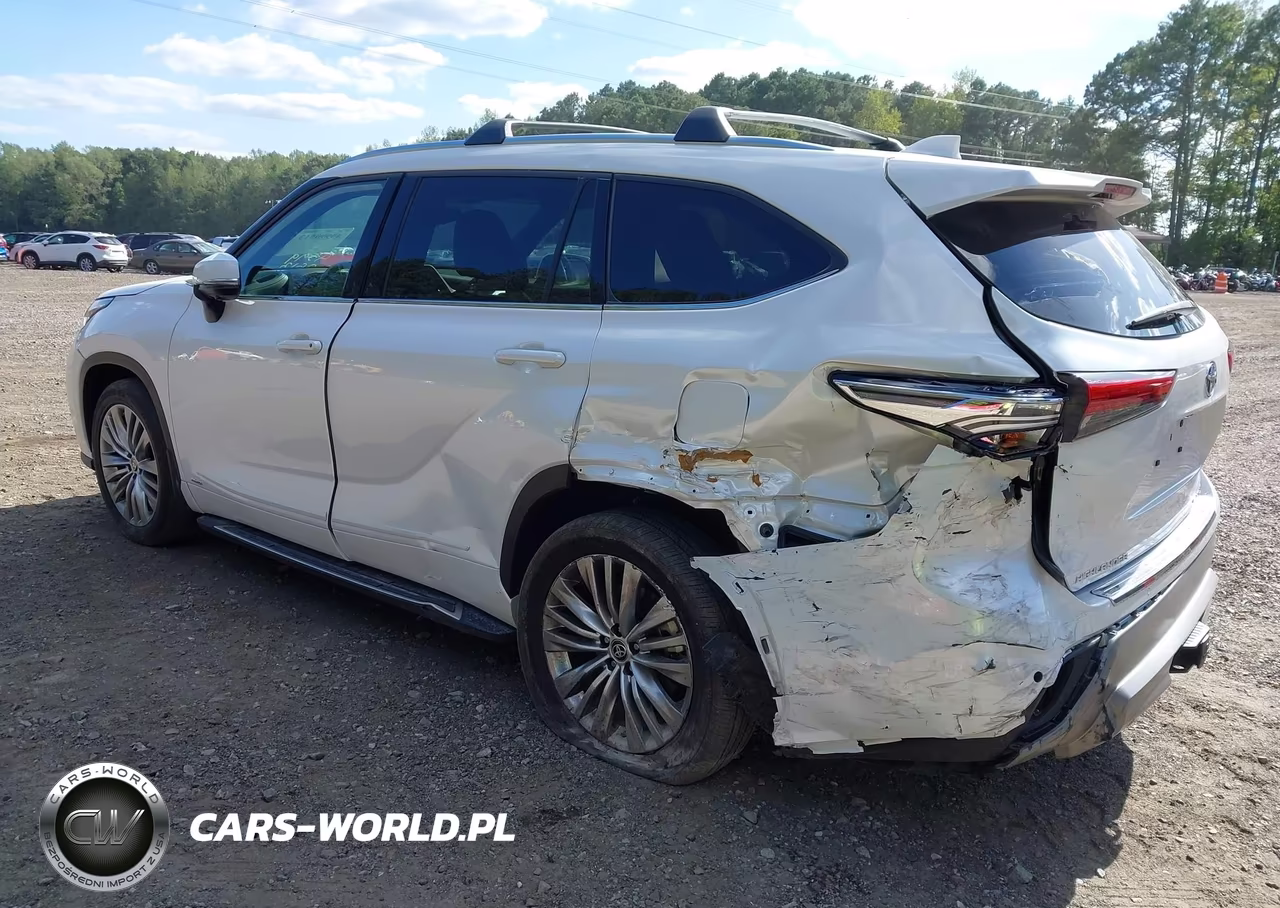 2023 Toyota Highlander Hybrid Platinum VIN:5TDEBRCH7PS580036 - 3