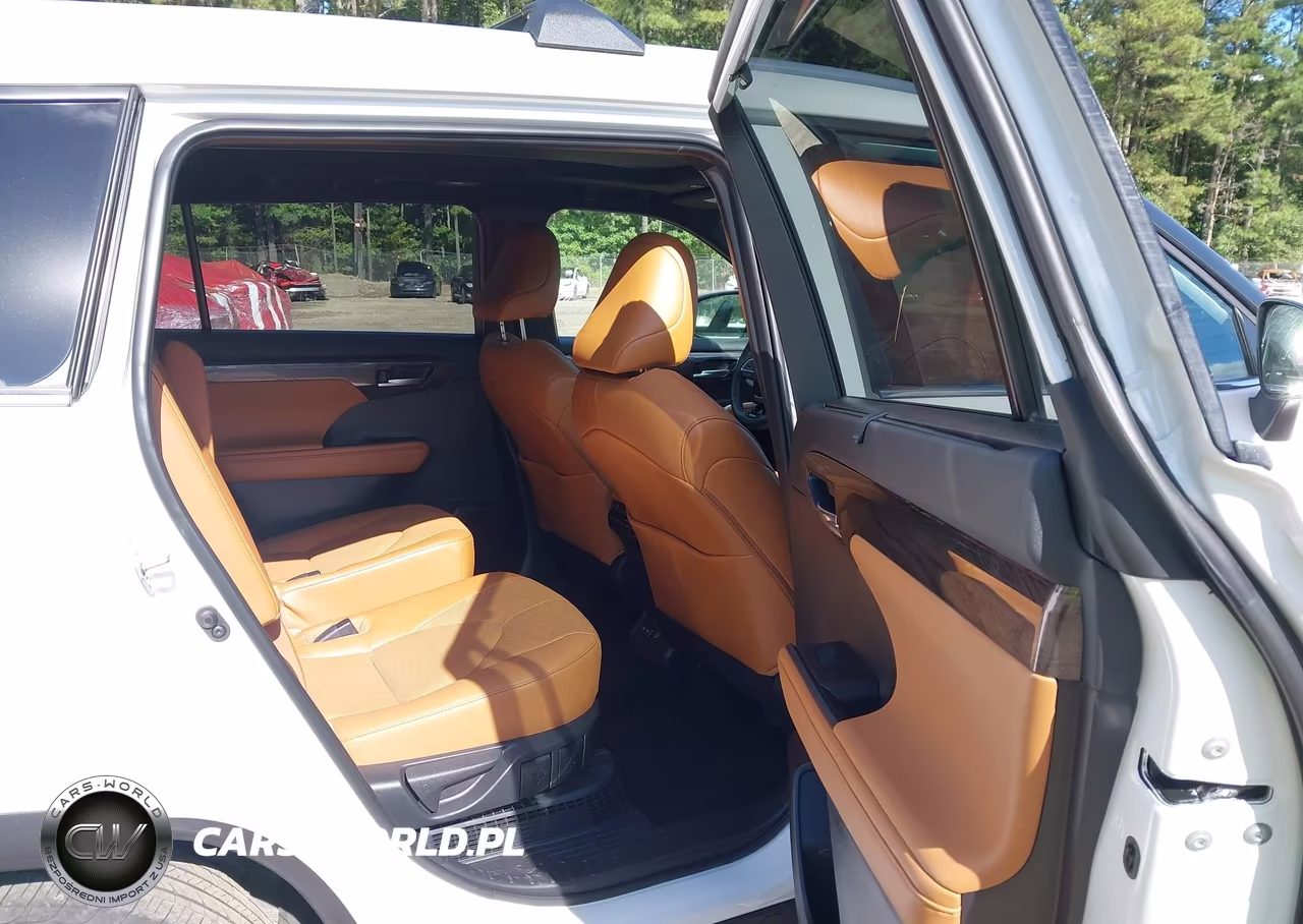 2023 Toyota Highlander Hybrid Platinum VIN:5TDEBRCH7PS580036 - 8