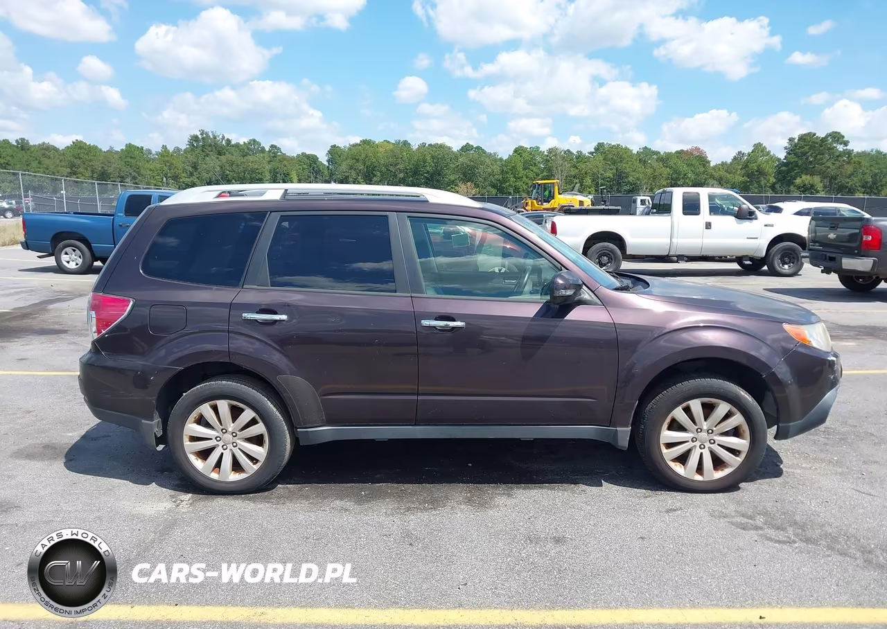 2013 Subaru Forester 2.5X Touring VIN:JF2SHAGC8DH411212 - 13