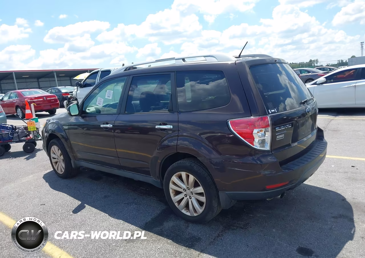 2013 Subaru Forester 2.5X Touring VIN:JF2SHAGC8DH411212 - 3