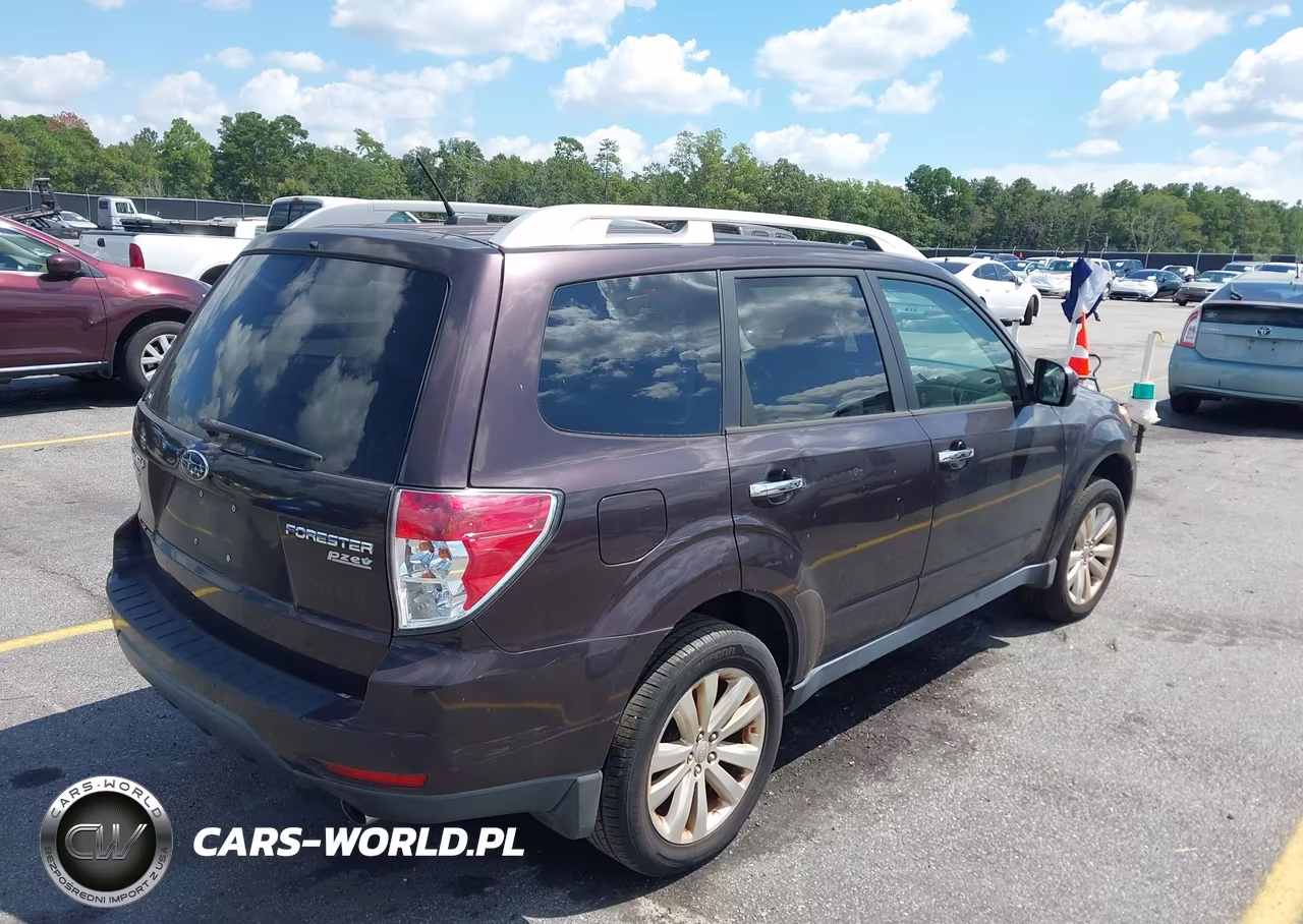 2013 Subaru Forester 2.5X Touring VIN:JF2SHAGC8DH411212 - 4