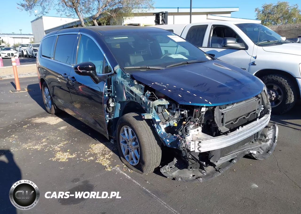 2025 Chrysler Pacifica Select