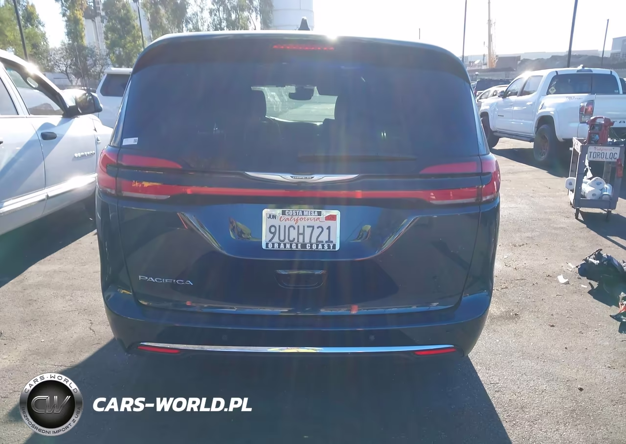 2025 Chrysler Pacifica Select VIN:2C4RC1BG4SR549563 - 17