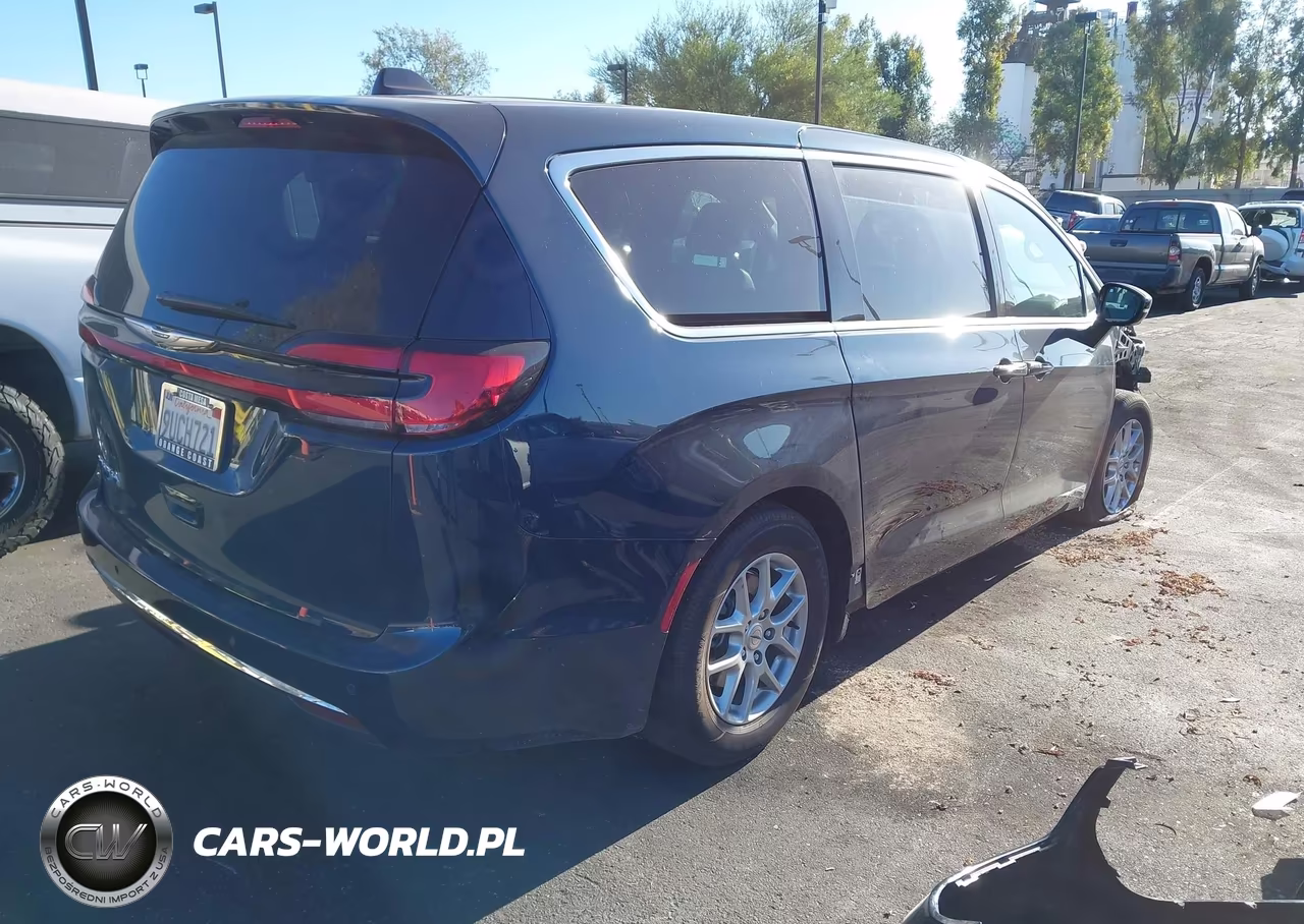 2025 Chrysler Pacifica Select VIN:2C4RC1BG4SR549563 - 4