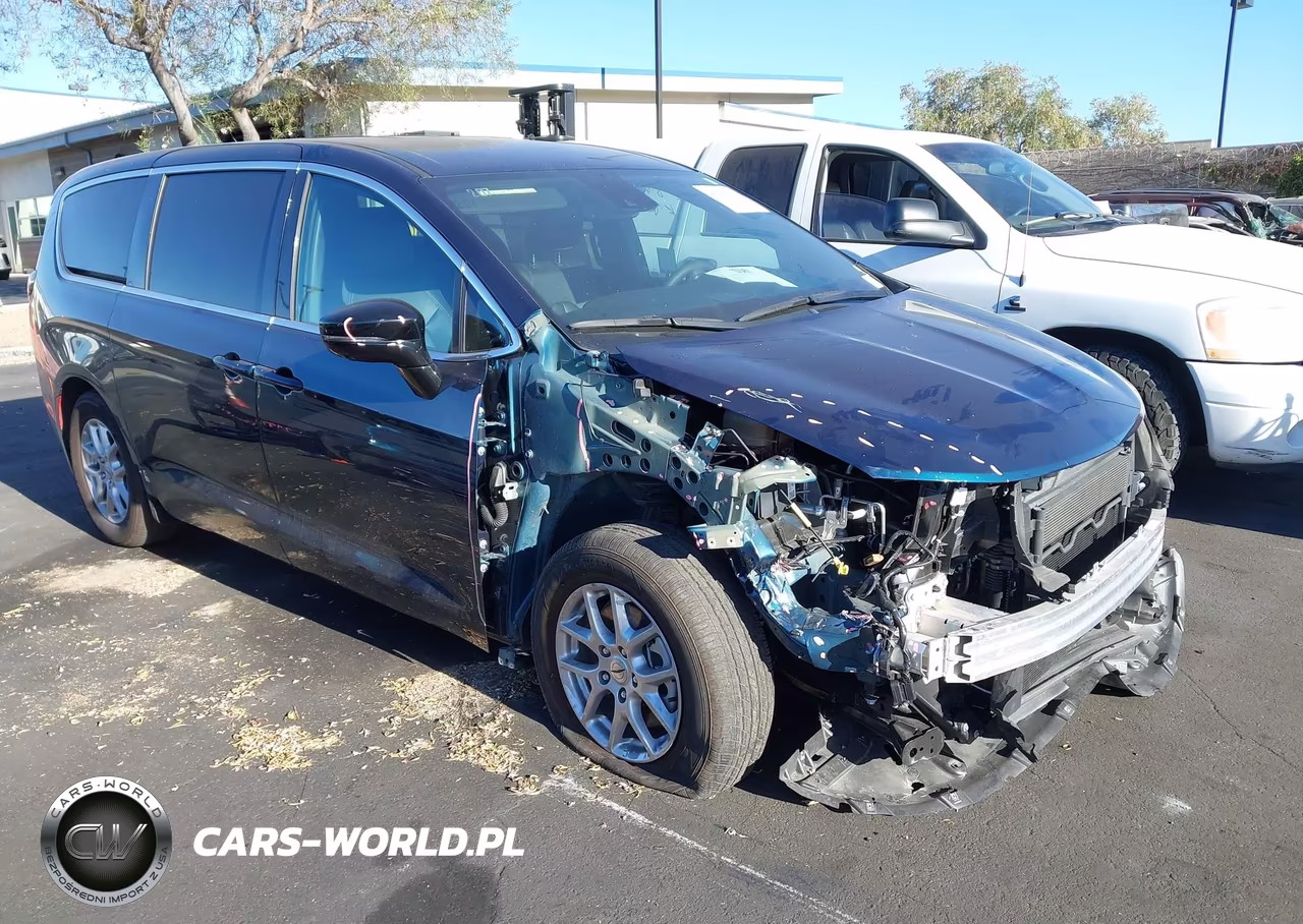 2025 Chrysler Pacifica Select VIN:2C4RC1BG4SR549563 - 6