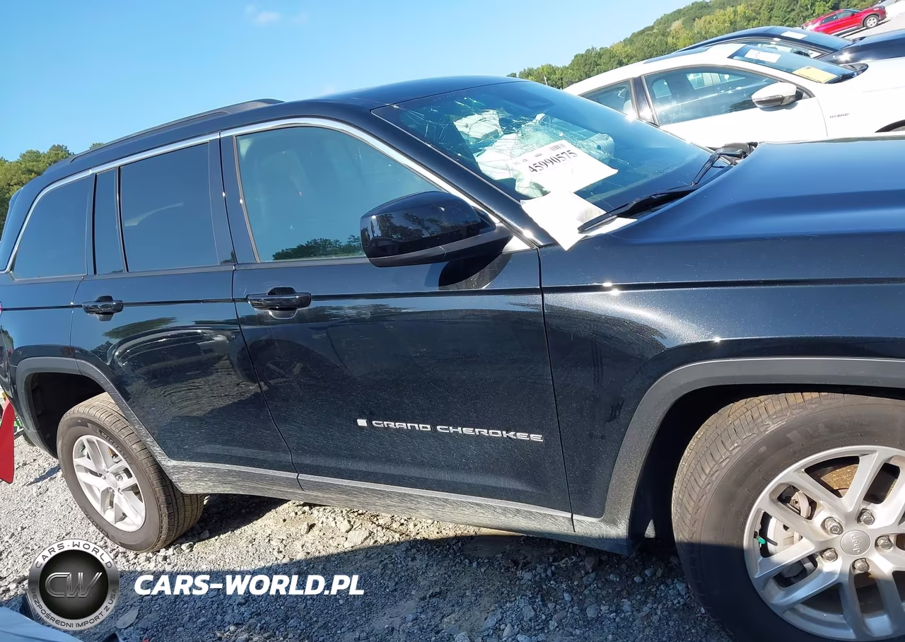 2025 Jeep Grand Cherokee Laredo X 4X2 VIN:1C4RJGAG6SC376132 - 12