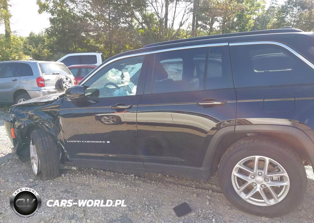 2025 Jeep Grand Cherokee Laredo X 4X2 VIN:1C4RJGAG6SC376132 - 13
