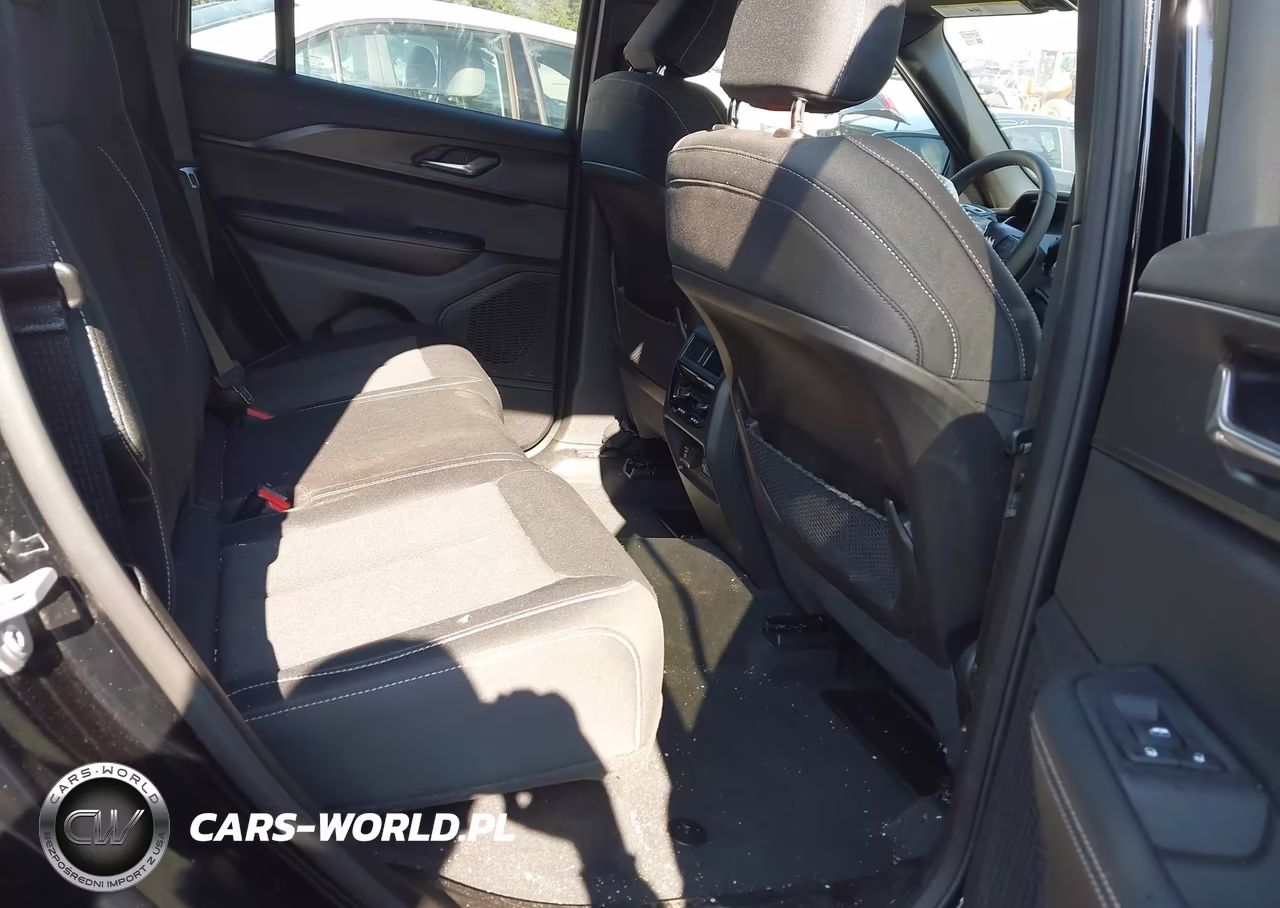 2025 Jeep Grand Cherokee Laredo X 4X2 VIN:1C4RJGAG6SC376132 - 8