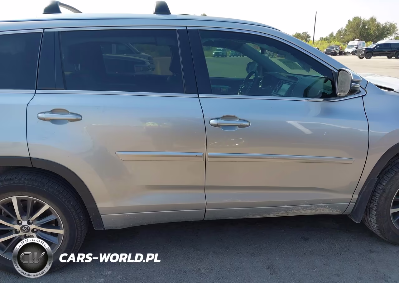 2017 Toyota Highlander Xle VIN:5TDJZRFH1HS456545 - 14