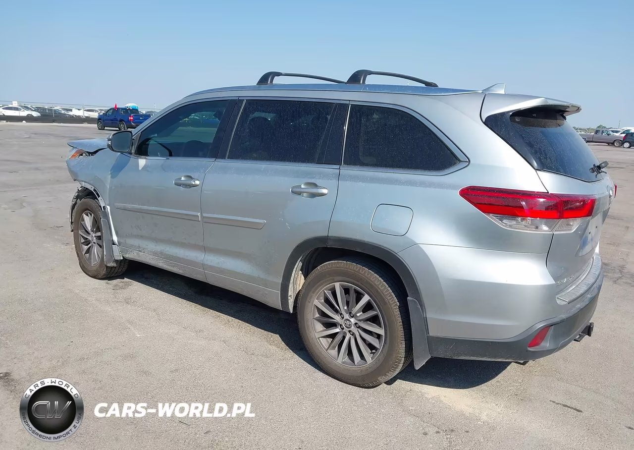 2017 Toyota Highlander Xle VIN:5TDJZRFH1HS456545 - 3