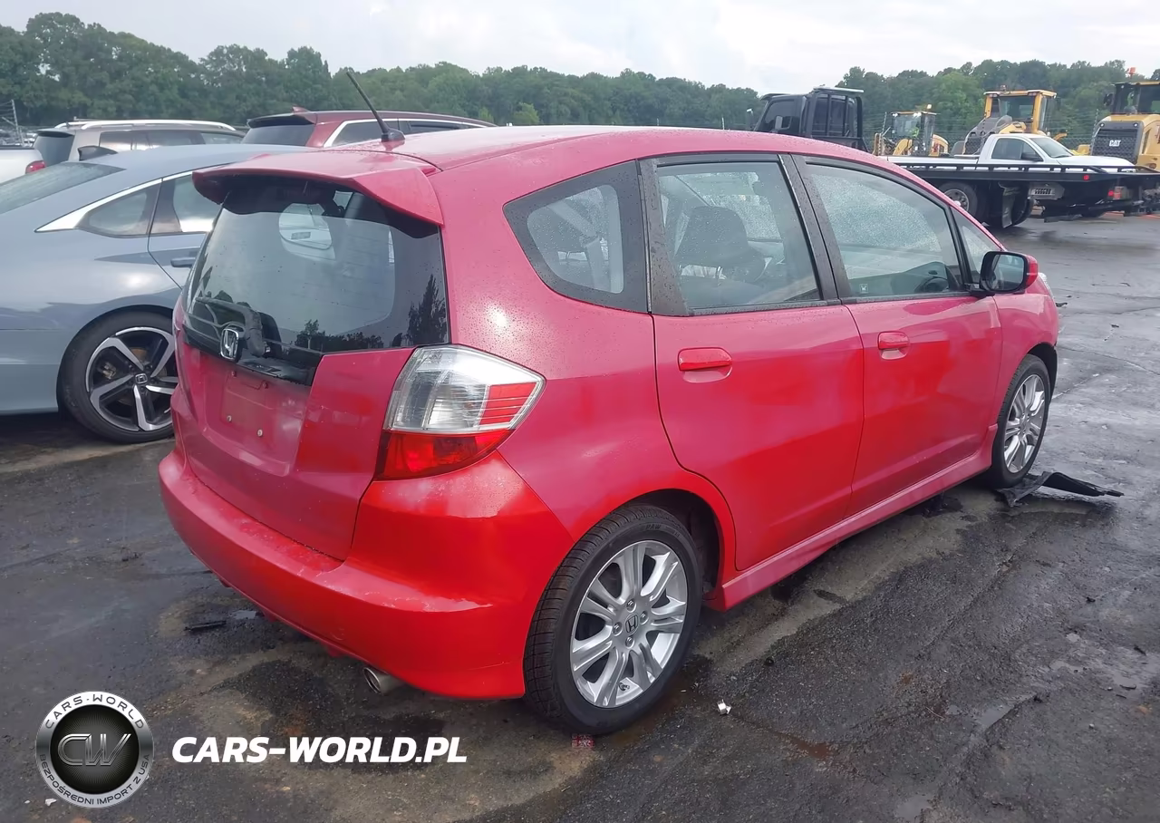 2009 Honda Fit Sport VIN:JHMGE88469S052612 - 4
