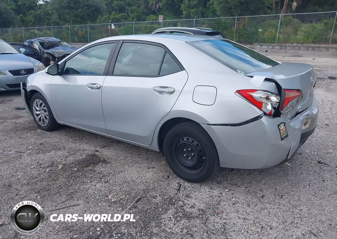2017 Toyota Corolla Le VIN:5YFBURHE2HP582265 - 3