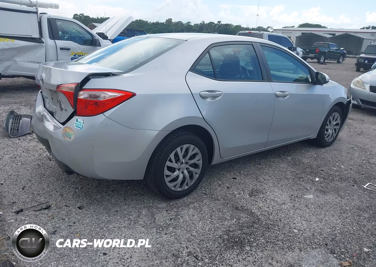 2017 Toyota Corolla Le VIN:5YFBURHE2HP582265 - 4