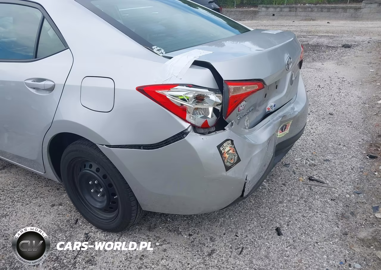 2017 Toyota Corolla Le VIN:5YFBURHE2HP582265 - 6