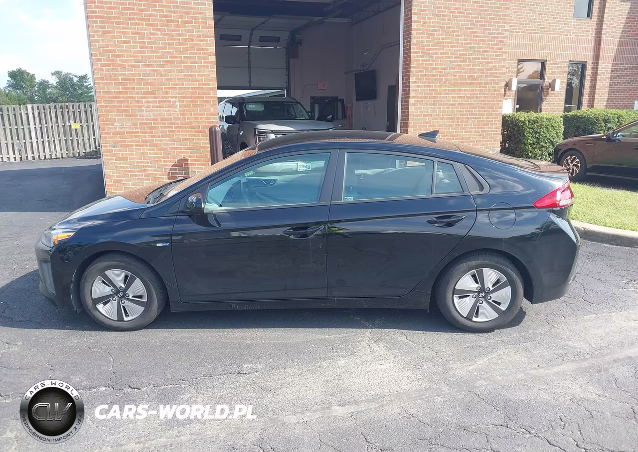 2020 Hyundai Ioniq Hybrid Blue VIN:KMHC65LC3LU218120 - 16
