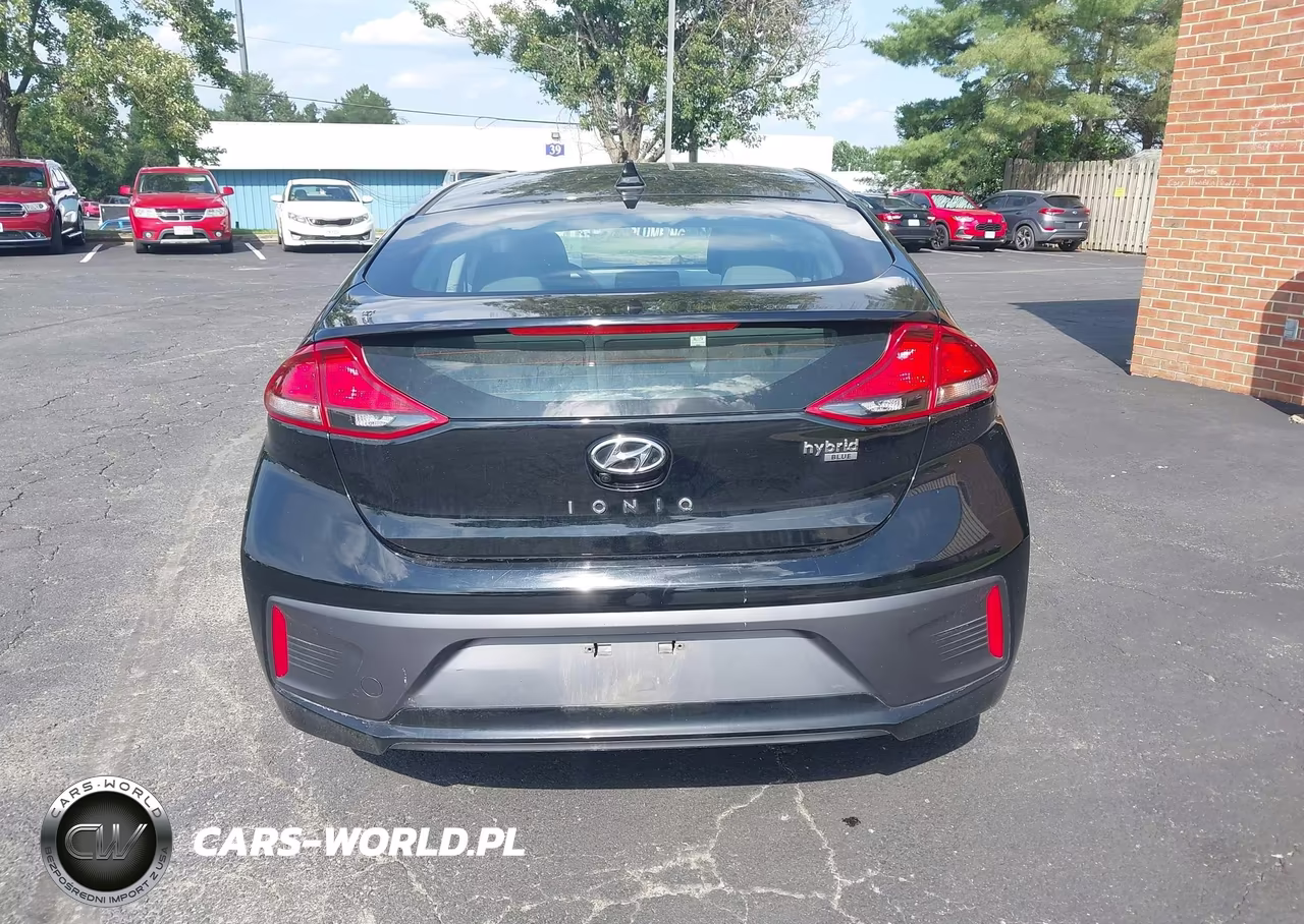 2020 Hyundai Ioniq Hybrid Blue VIN:KMHC65LC3LU218120 - 18