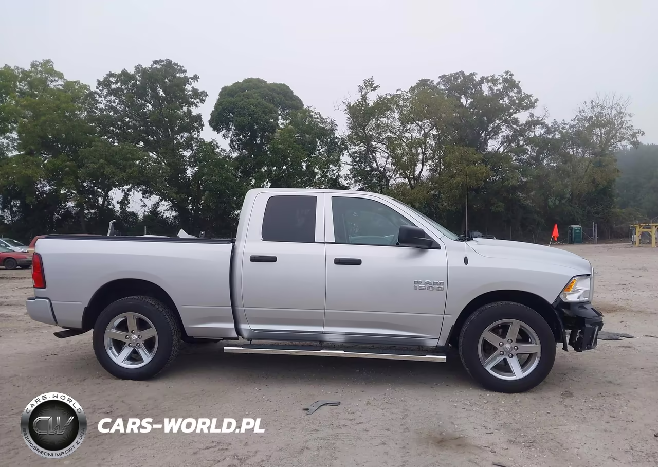 2018 Ram 1500 Express 4X4 6'4 Box VIN:1C6RR7FG9JS126574 - 13