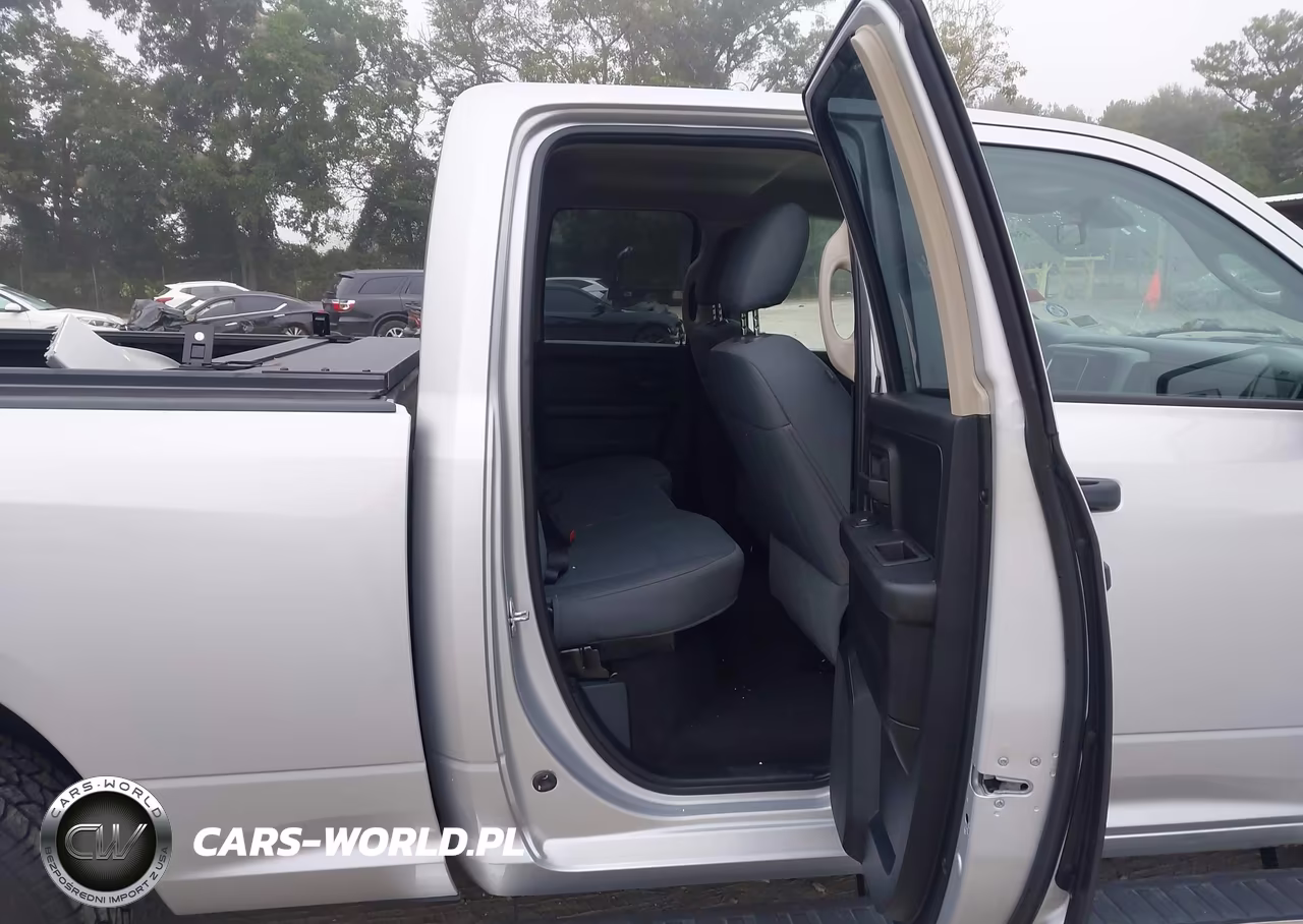 2018 Ram 1500 Express 4X4 6'4 Box VIN:1C6RR7FG9JS126574 - 8