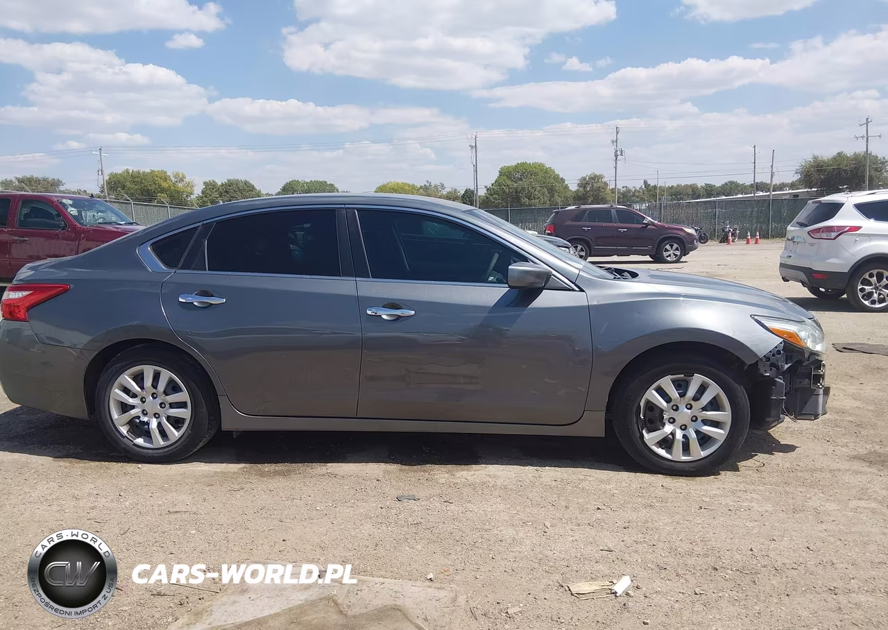 2017 Nissan Altima 2.5 S VIN:1N4AL3AP3HC155716 - 13