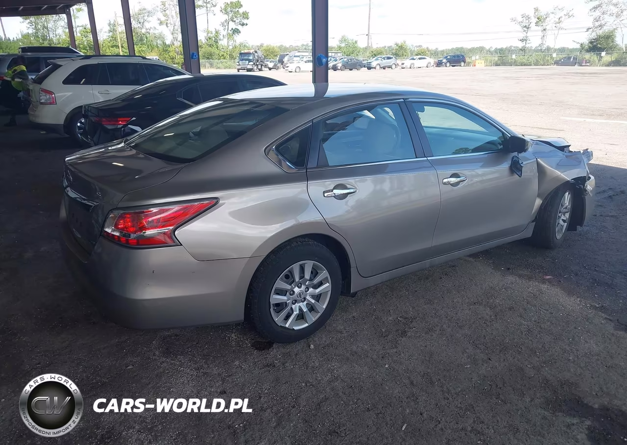 2014 Nissan Altima 2.5 S VIN:1N4AL3AP3EC141522 - 4