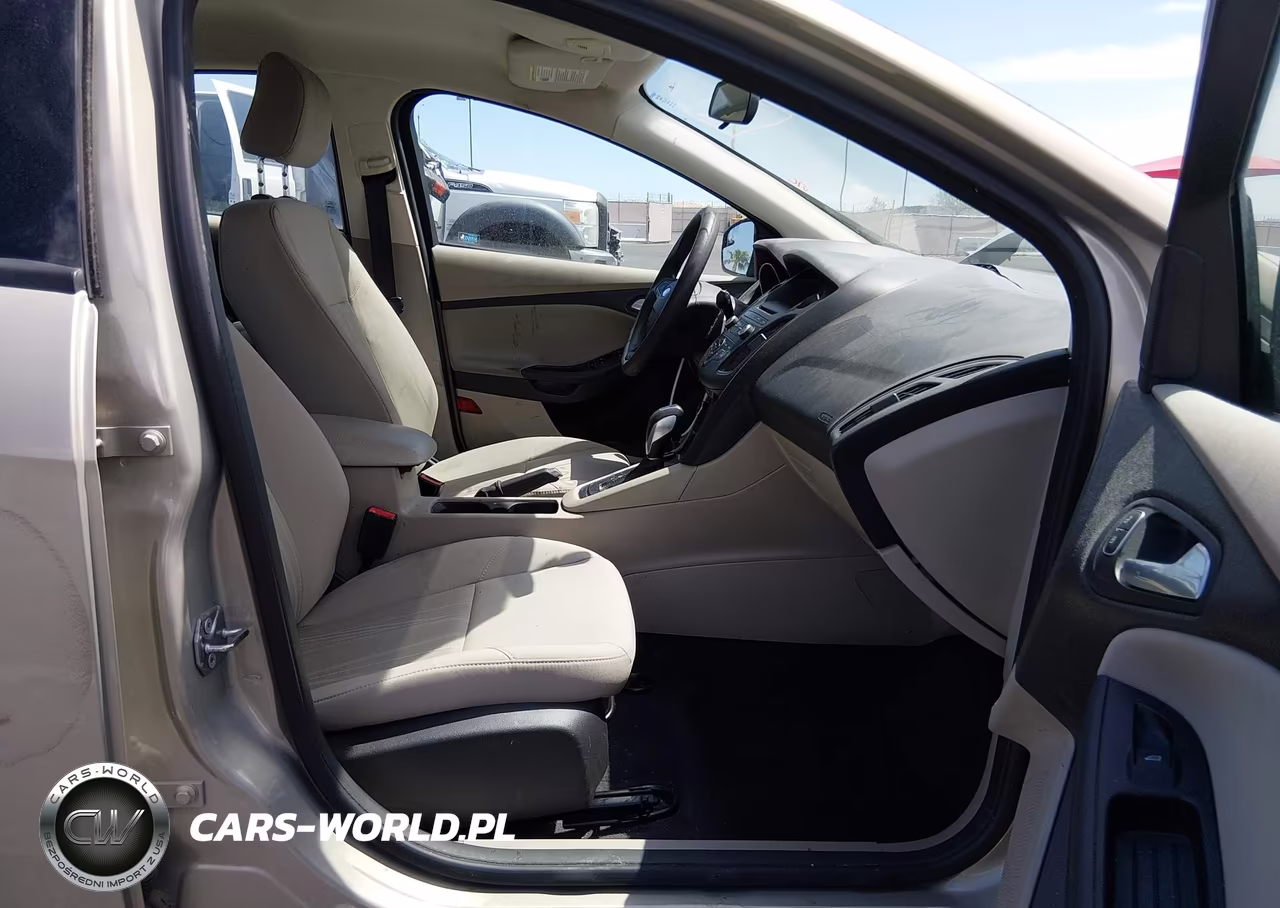 2015 Ford Focus Se VIN:1FADP3F29FL369489 - 5